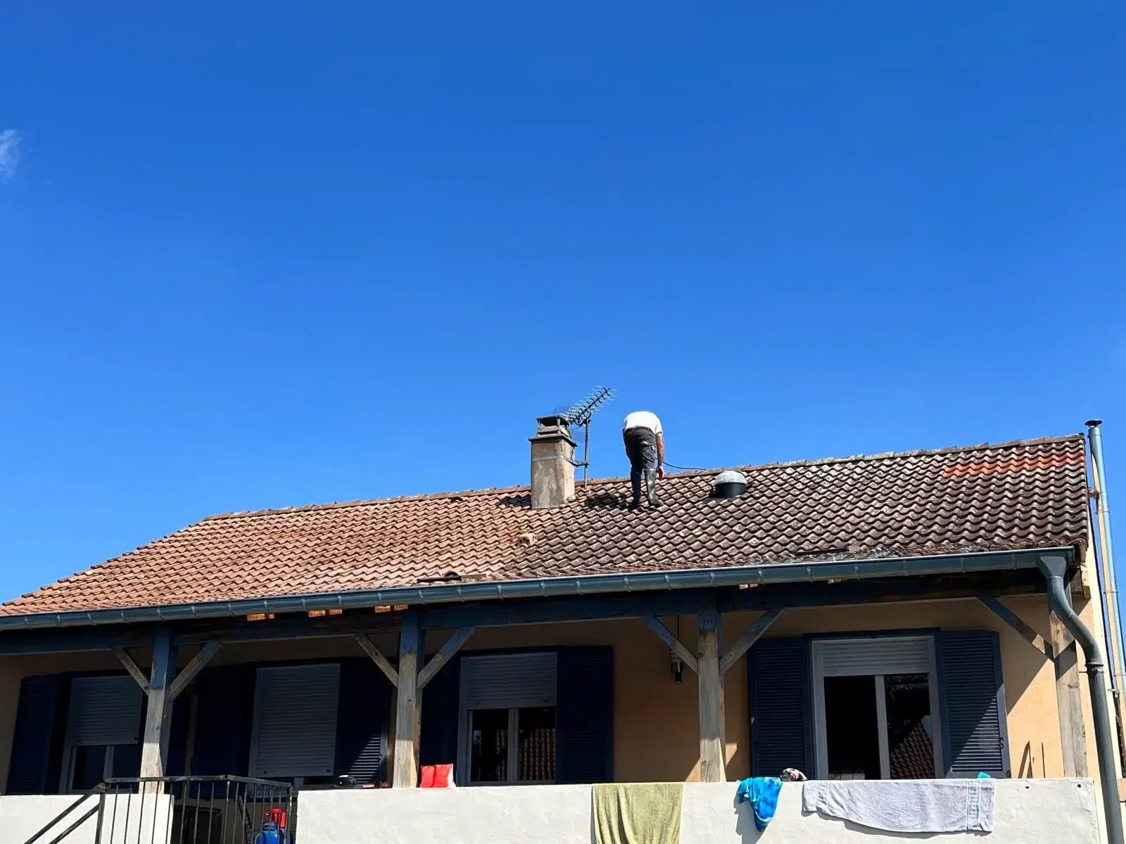 Nettoyage anti mousse de toiture